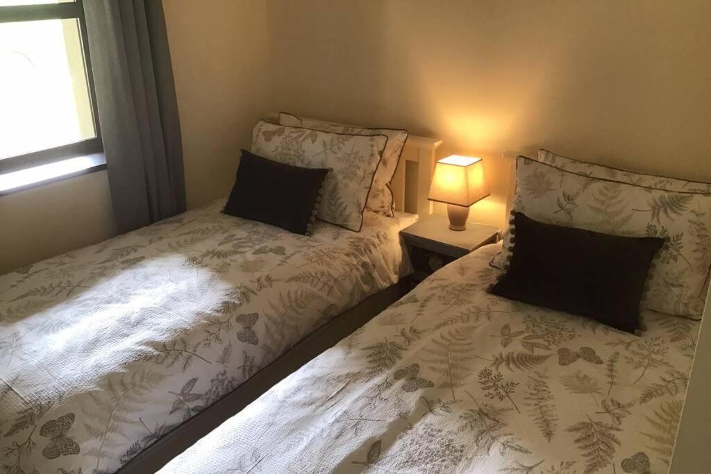 Waterfront Apartment Completely Refurbished Westport Esterno foto